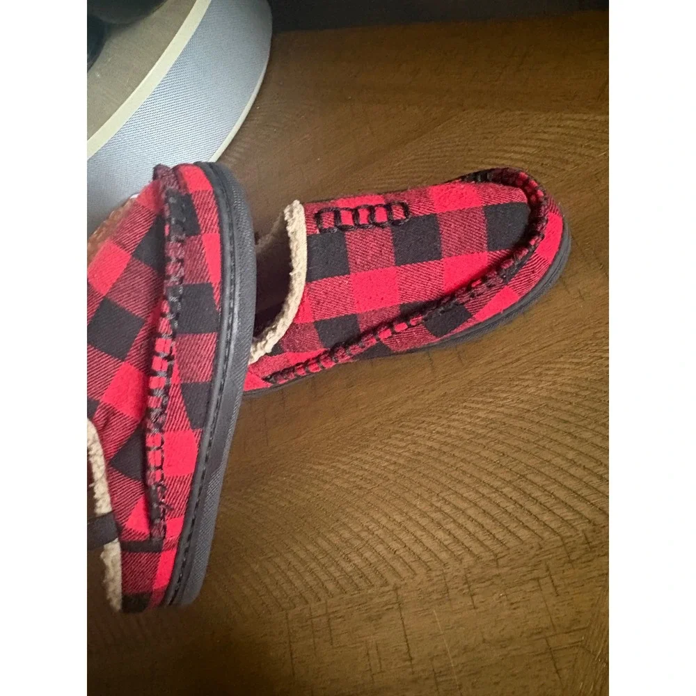 Lucky Brand Kids Buffalo Plaid Slippers Red Black Faux Fur Lined Size 13-1